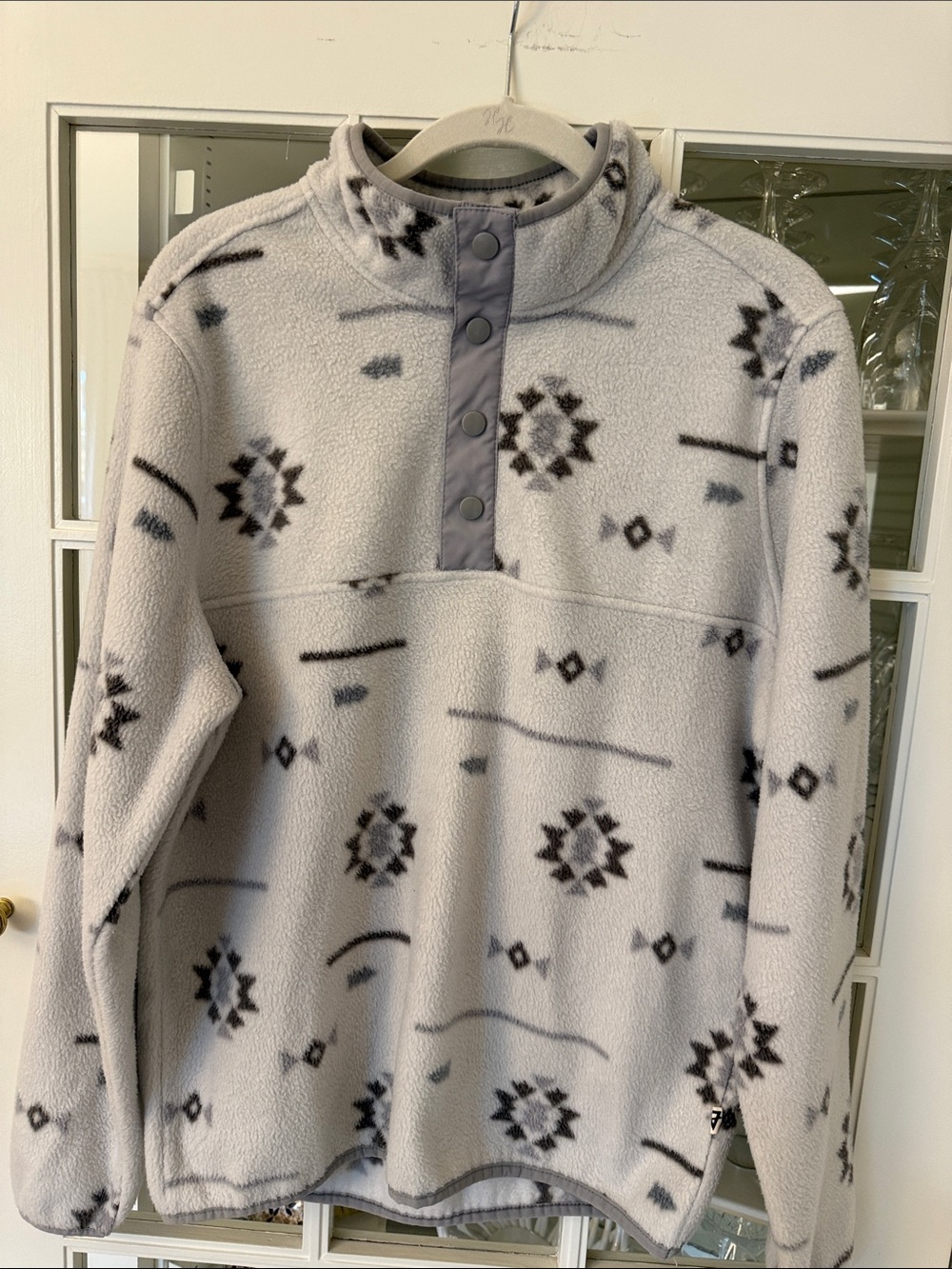 Men's Light Gray Patterned Fleece Snap-Placket Crewneck Sweater